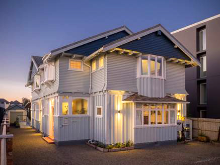 The Eco Villa - Front of house at Twilight