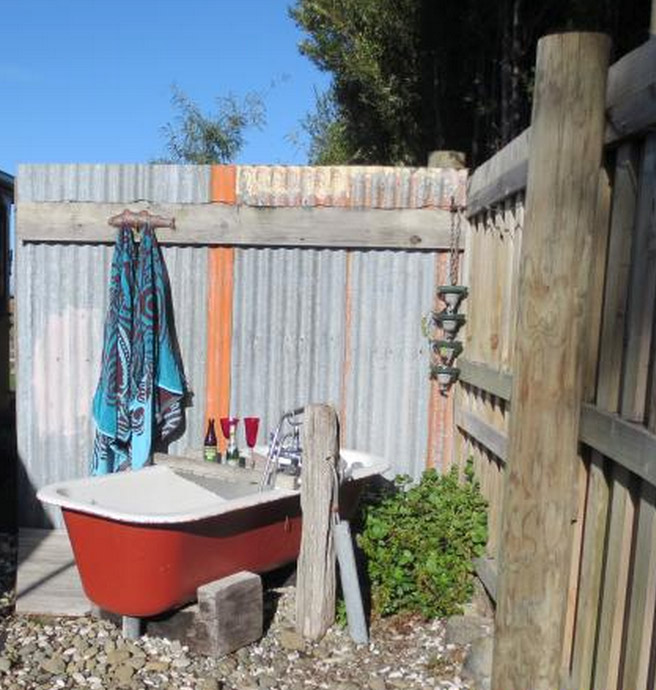 Hapuku Carriages - outdoor bath