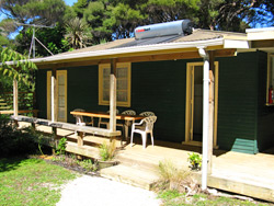 Cottage accommodation Aroha Island