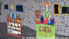 L'Arte Cafe - mosaic counter