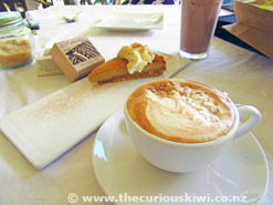 Le Petit Cafe - latte and pumpkin pie