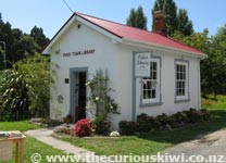 Puhoi Library