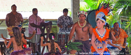 Te Korero Maori Cultural Dance Group at Punanga Nui Market