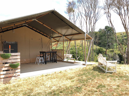 Friesian Luxury Ensuite Tent - Soft Leaf Farmstay Glamping 